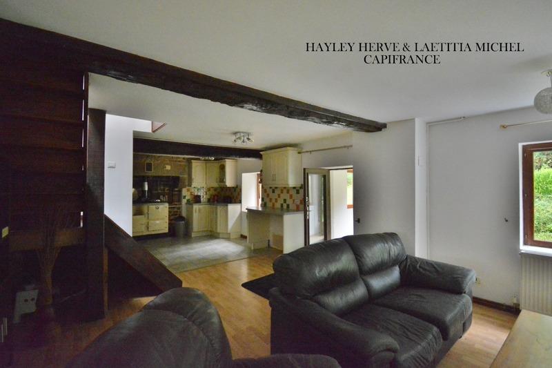 Maison - 250 m² - 9 pièces