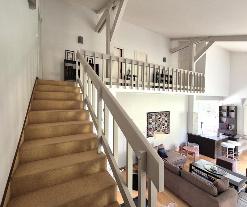 Maison - 245 m² - 9 pièces