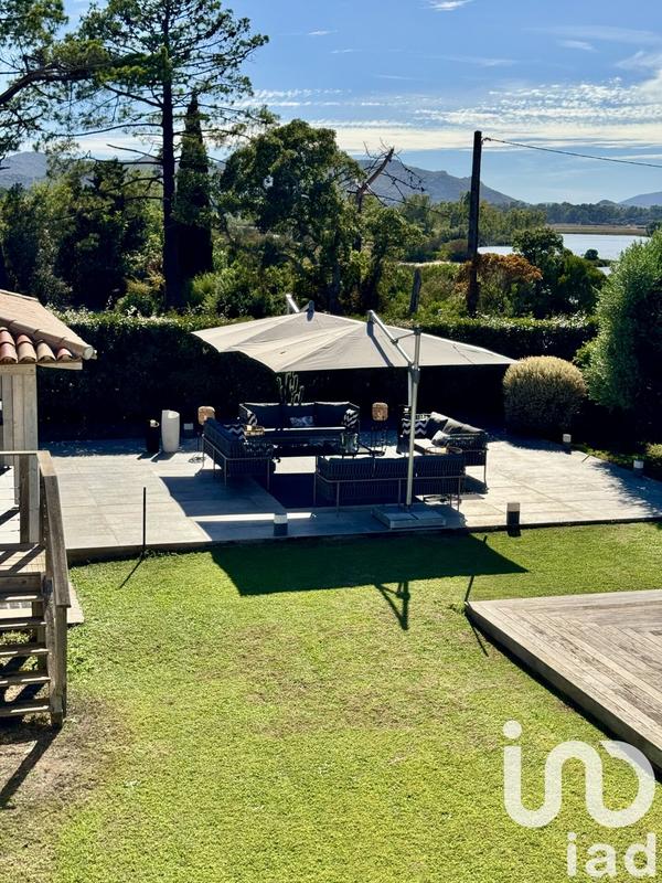 Maison - 243 m² - 5 pièces