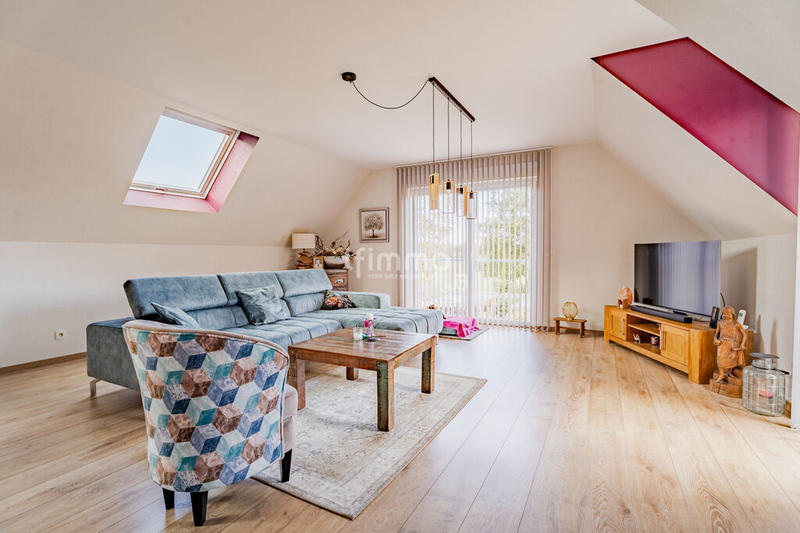 Maison - 216 m² - 6 pièces