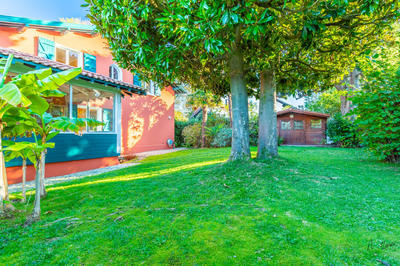 Maison - 220 m² - 8 pièces