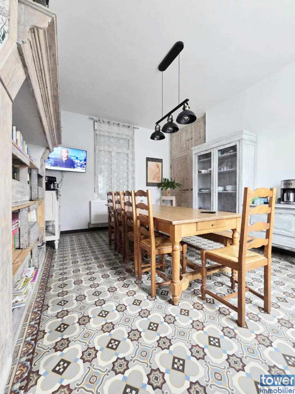 Maison - 295 m² - 16 pièces