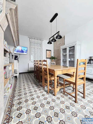 Maison - 295 m² - 16 pièces