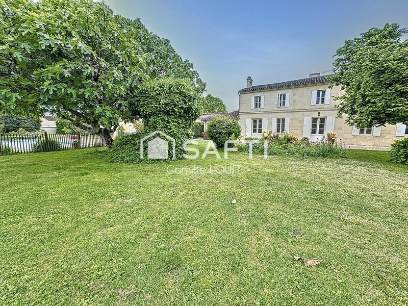 Maison - 225 m² - 8 pièces