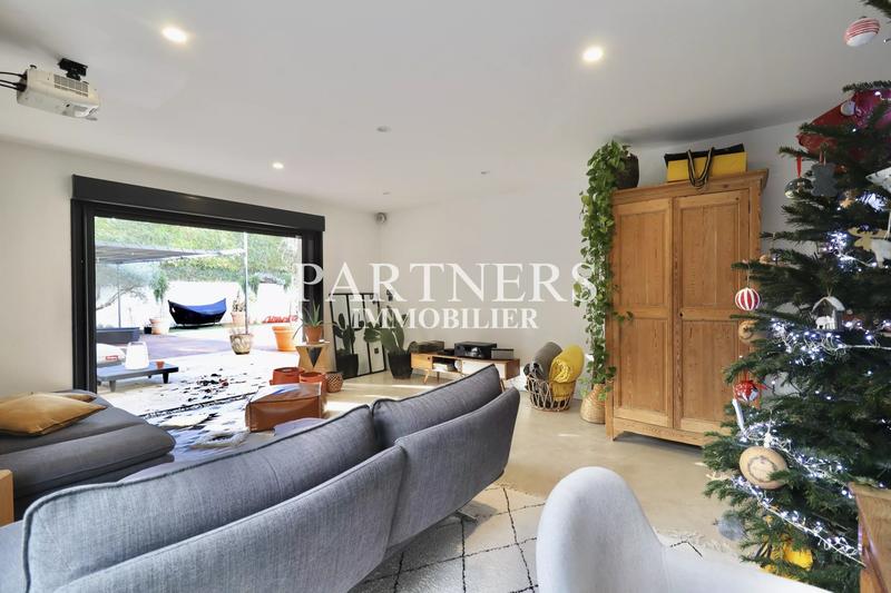 Maison - 220 m² - 7 pièces