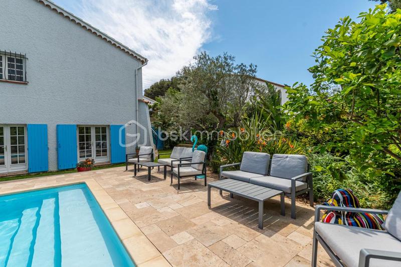 Maison - 259 m² - 9 pièces