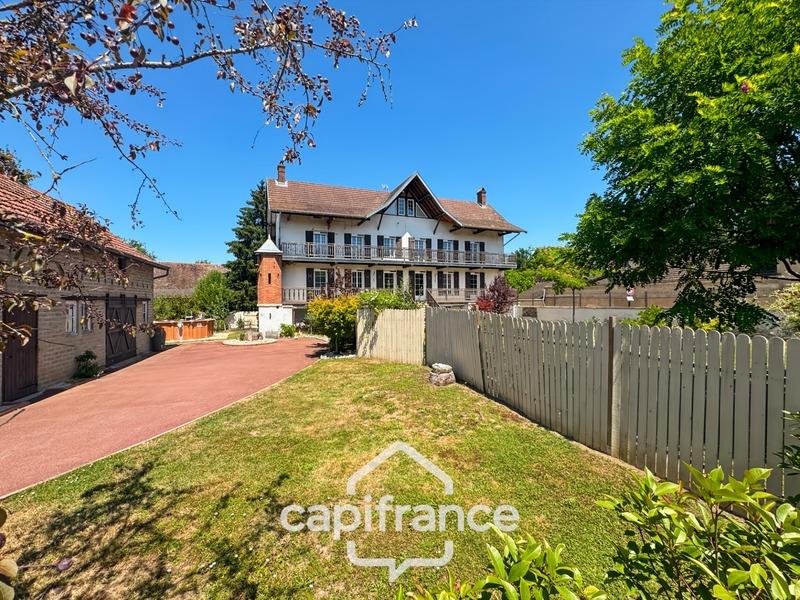 Maison - 299 m² - 11 pièces