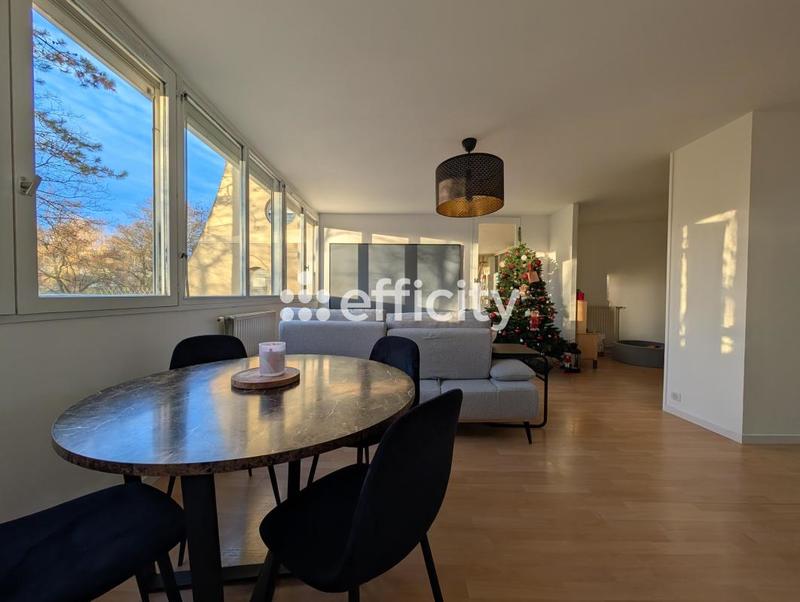 Appartement - 90 m² - 4 pièces