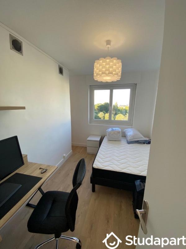 Chambre - 11 m² - 1 pièce