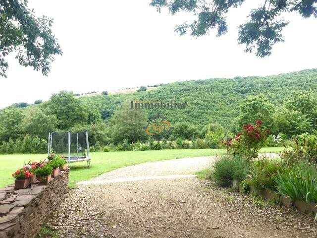 Maison - 233 m² - 8 pièces