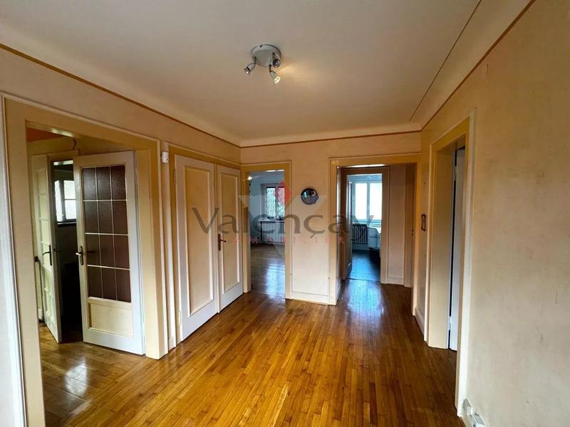 Maison - 215 m² - 8 pièces