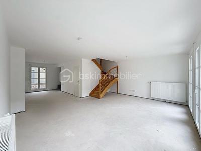 Maison - 100 m² - 5 pièces