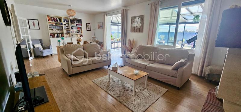 Maison - 210 m² - 9 pièces