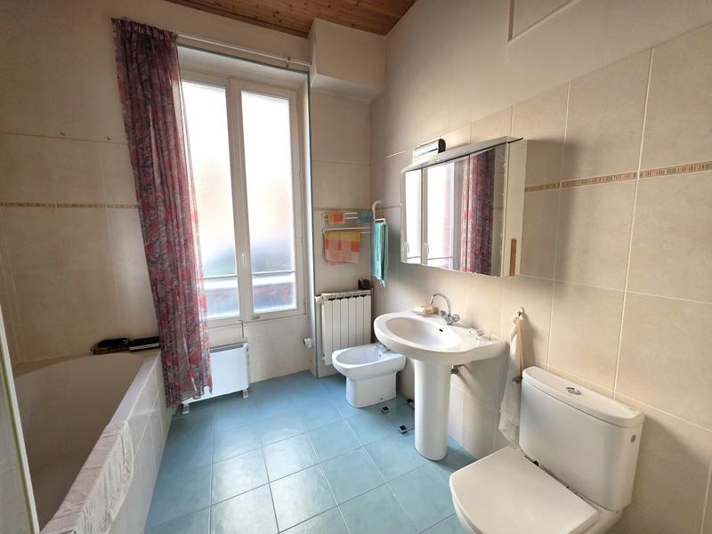 Appartement - 84 m² - 4 pièces