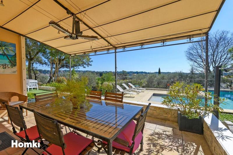 Maison - 180 m² - 6 pièces