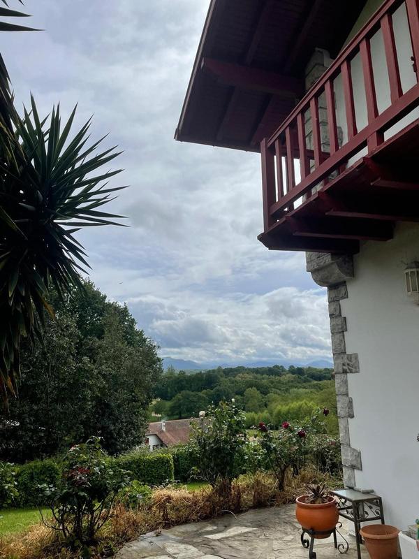 Maison - 250 m² - 7 pièces