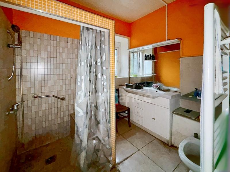 Maison - 214 m² - 6 pièces