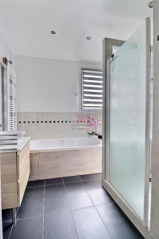 Maison - 250 m² - 10 pièces