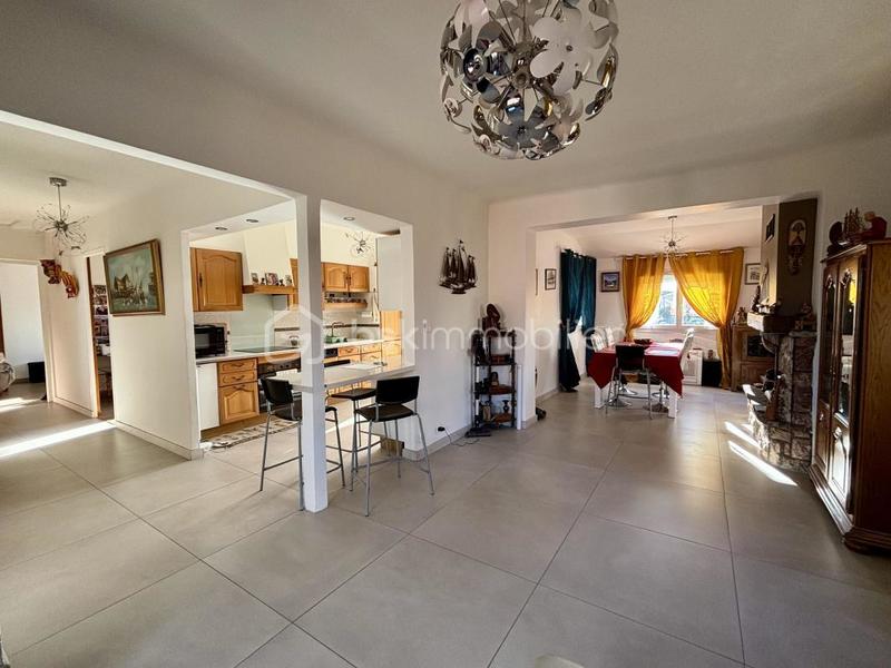 Maison traditionnelle - 145 m² - 4 pièces