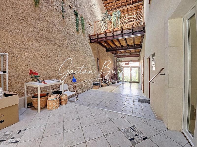 Maison - 223 m² - 9 pièces