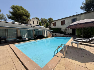 Maison - 400 m² - 9 pièces