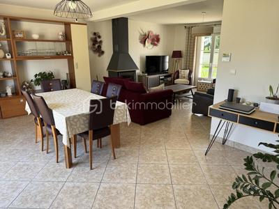 Maison - 145 m² - 6 pièces