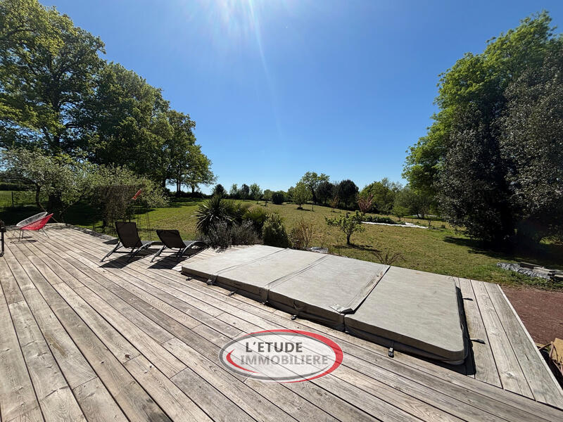 Maison - 186 m² - 10 pièces