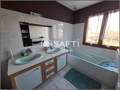 Maison - 164 m² - 8 pièces