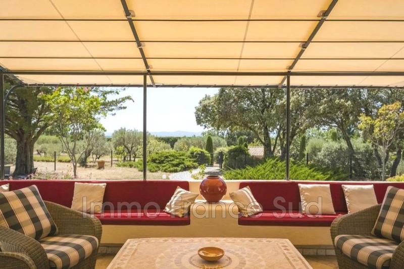 Villa - 333 m² - 10 pièces