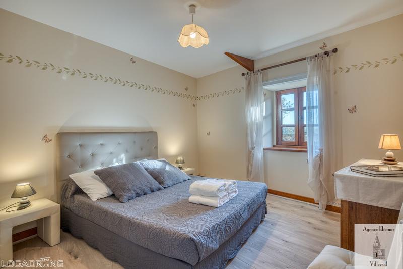 Maison traditionnelle - 318 m² - 12 pièces