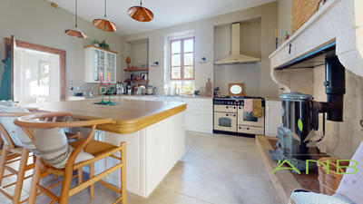 Maison ancienne - 206 m² - 7 pièces