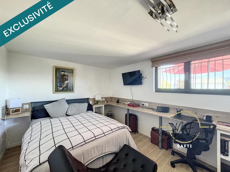 Maison - 250 m² - 9 pièces