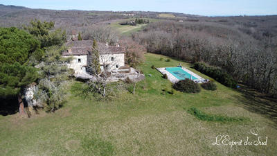 Maison - 330 m² - 9 pièces