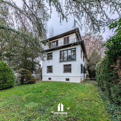 Maison - 288 m² - 13 pièces