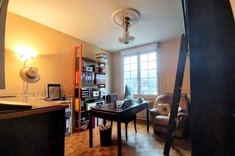 Maison - 346 m² - 15 pièces