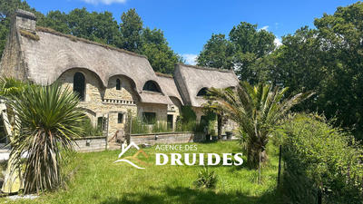 Maison - 235 m² - 8 pièces