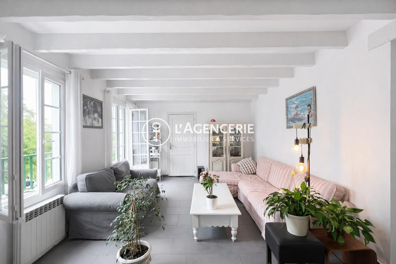 Maison - 255 m² - 7 pièces