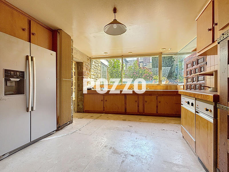 Maison - 440 m² - 19 pièces