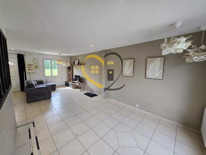 Maison - 90 m² - 5 pièces