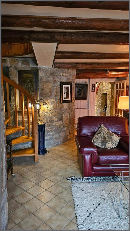 Maison - 225 m² - 7 pièces