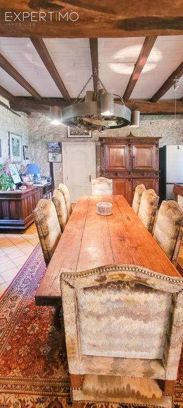 Maison - 250 m² - 7 pièces