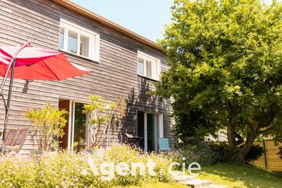 Maison - 143 m² - 7 pièces