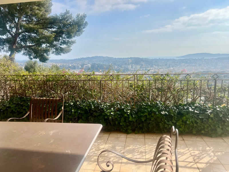 Maison - 200 m² - 6 pièces