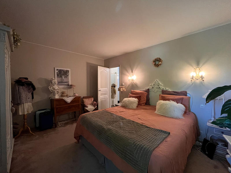 Maison - 256 m² - 6 pièces