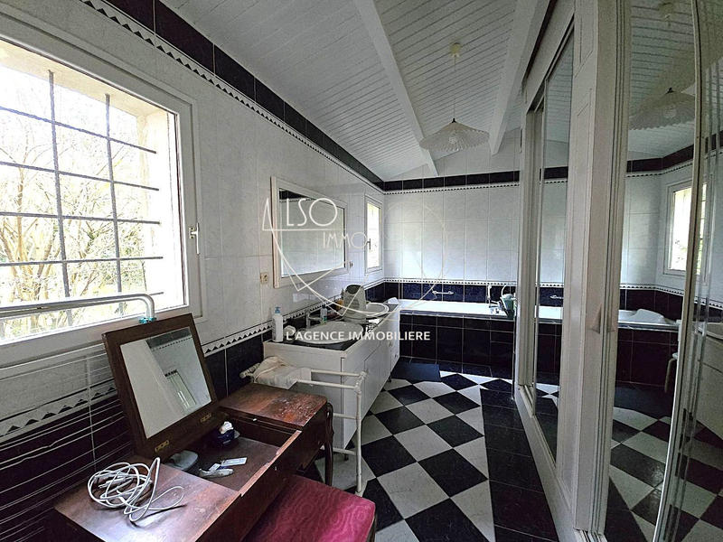 Maison ancienne - 296 m² - 8 pièces