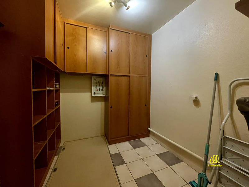 Maison - 212 m² - 7 pièces