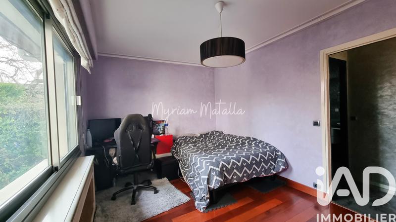 Maison - 220 m² - 8 pièces