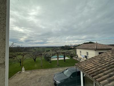 Maison traditionnelle - 216 m² - 5 pièces