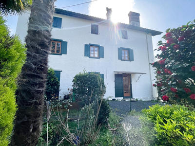 Maison - 185 m² - 8 pièces