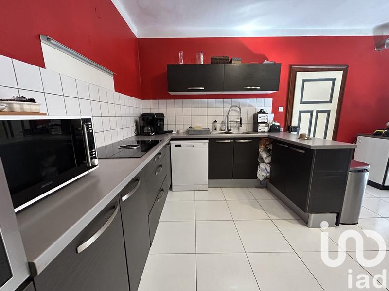 Maison - 235 m² - 9 pièces